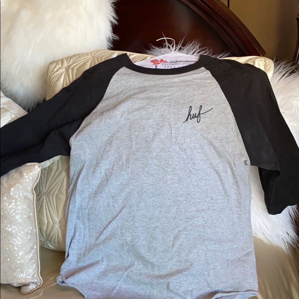 EUC young men’s HUF T-shirt jersey.
